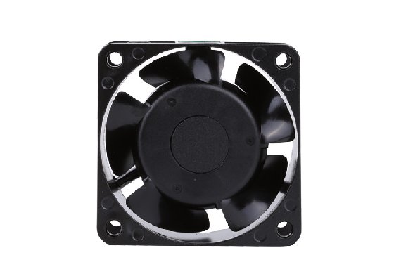 <b>光伏逆變器行業(yè)發(fā)展迅速，進(jìn)一步拓寬三巨電機(jī)散熱風(fēng)扇應(yīng)用空間</b>